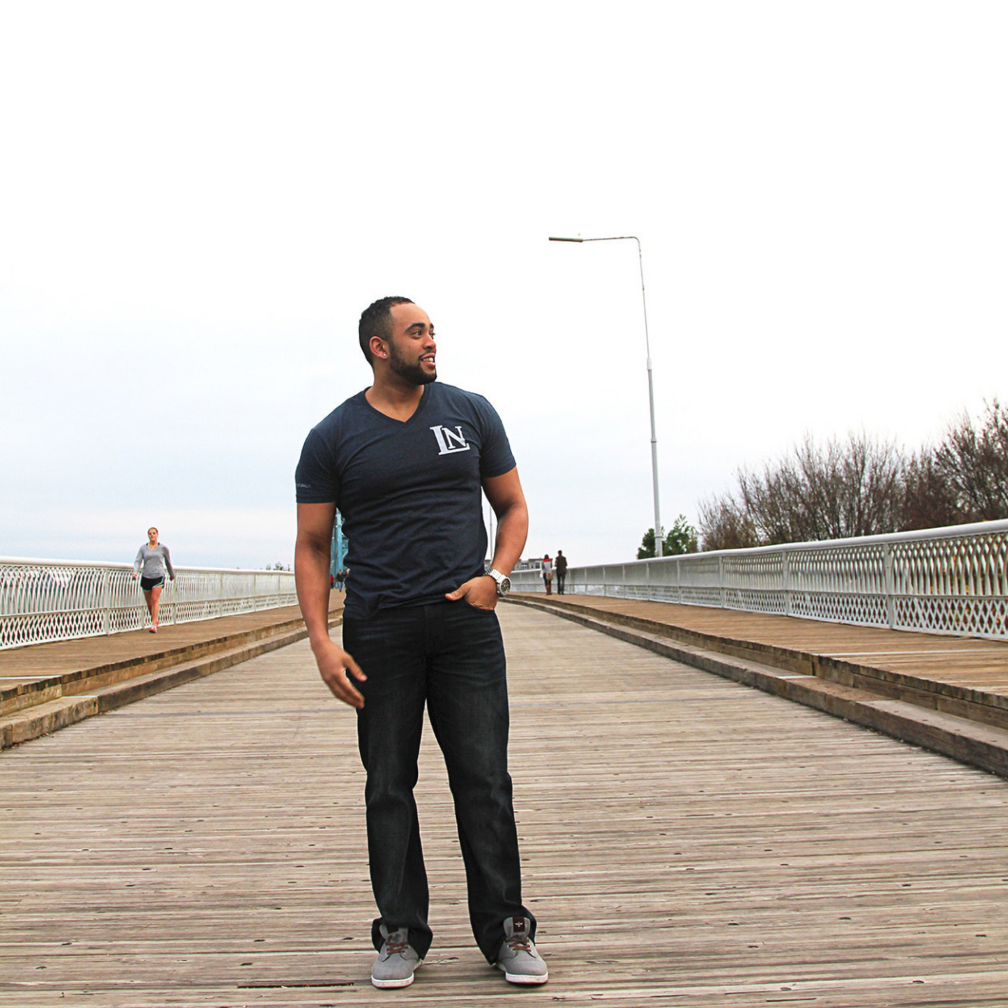 Men’s Vintage Signature V-neck Tee