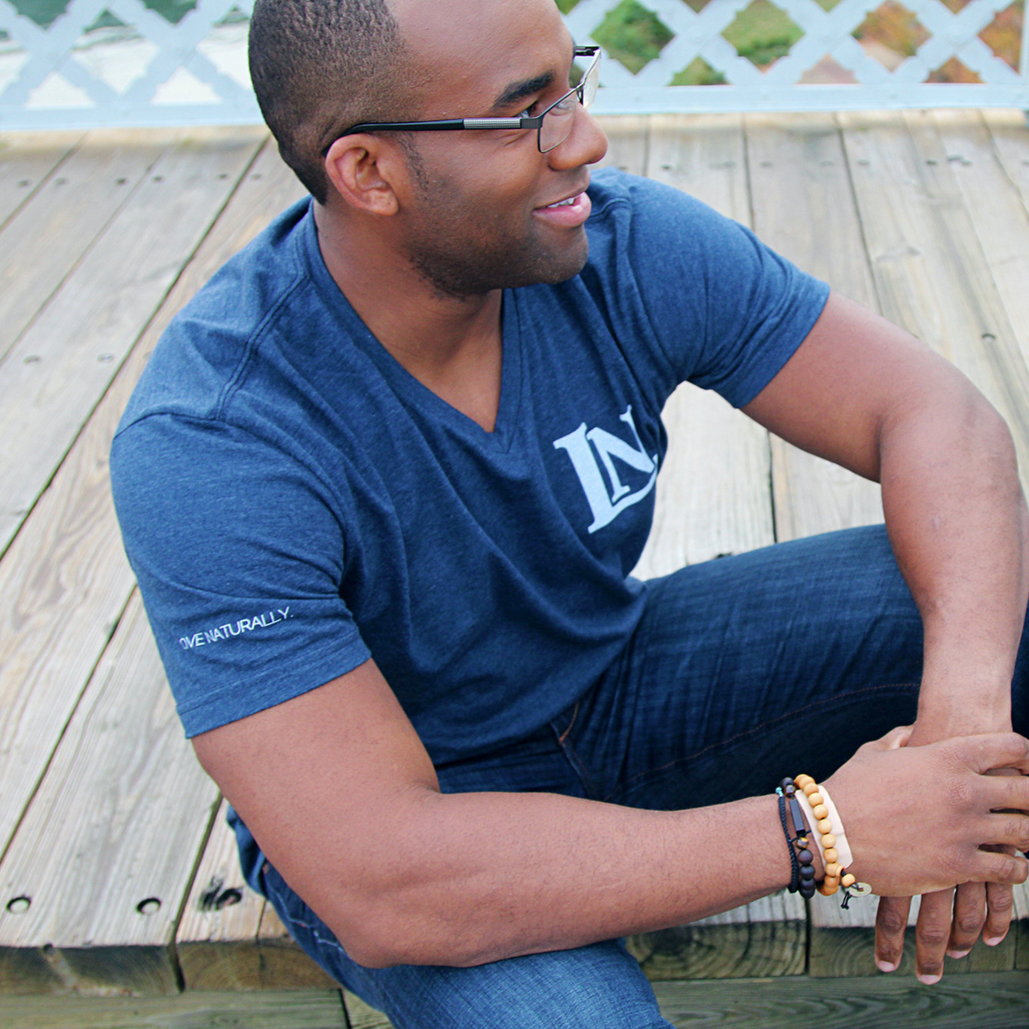 Men’s Vintage Signature V-neck Tee